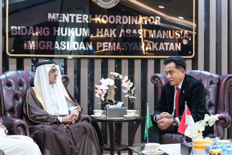 Gambar 1. Kunjungan Duta Besar Arab Saudi ke Menko Kumham di Jakarta pada tanggal 4 Desember