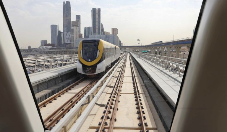 Gambar 1. Riyadh Metro Jalur Kuning yang menghubungkan Bandara Internasional King Khalid ke King Abdullah Financial District