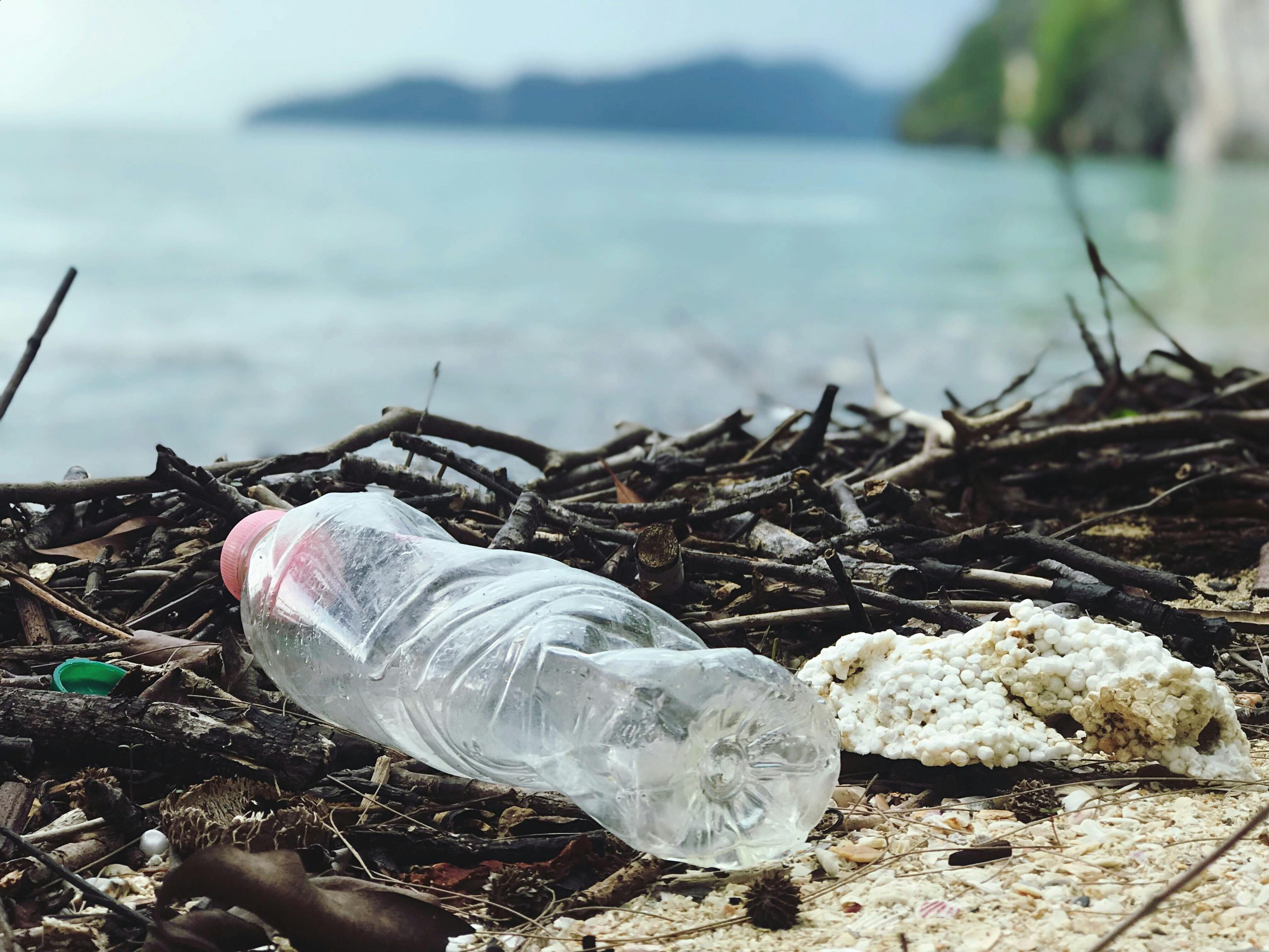 header, Ilustrasi Polusi Plastik (Sumber pexels.com)