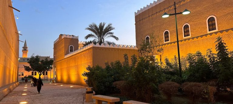 Gambar 4. Istana Murabba di Riyadh (Sumber cuddlynest.com)