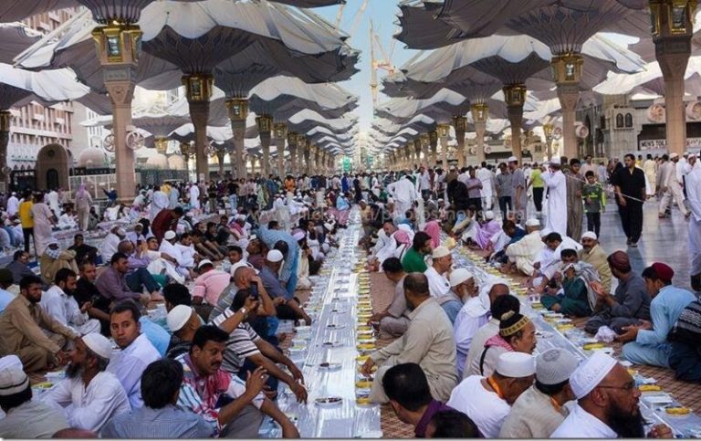 Iftar-Allowed-In-Masjid-Al-Haram-and-Nabawi-After-Two-Years--800x503