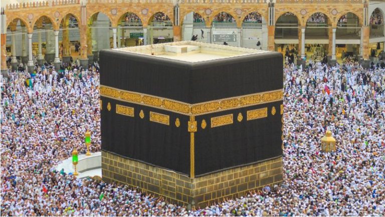 Mengenal-Perbedaan-Haji-dan-Umrah