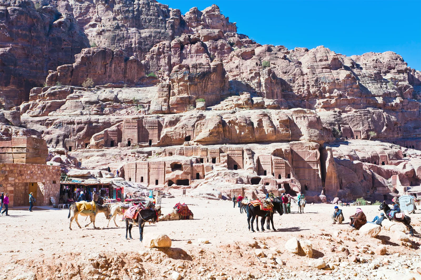 Bedouin-camp-Petra-Jordan