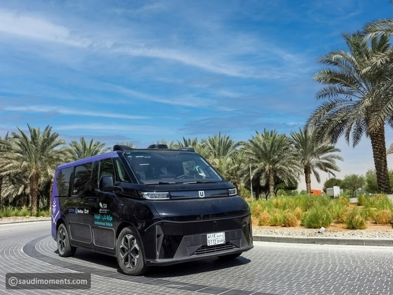header, Robotaxi telah Beroperasi di Riyadh (Sumber Saudi Moments)