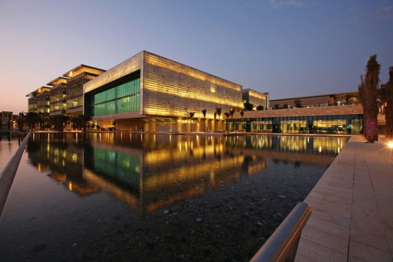 header, Salah Satu Gedung Laboratorium di Area KAUST (Sumber KAUST) 1
