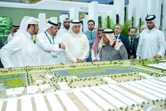 header, Kehadiran Menteri Lingkungan, Air, dan Pertanian Arab Saudi (MEWA) di Qatar Expo (Sumber Arab News)
