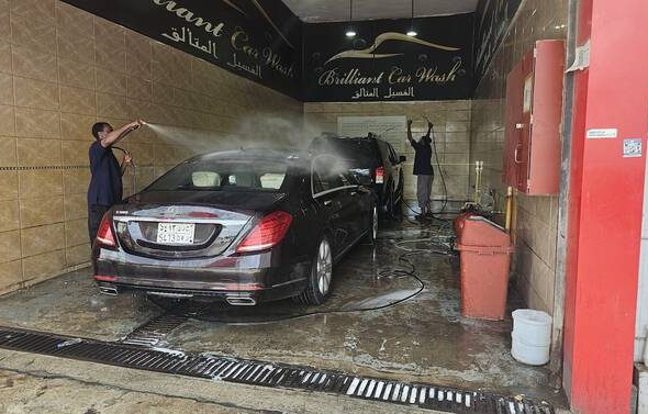 header, Cuci Mobil Manual di Arab Saudi (Sumber Arab News)