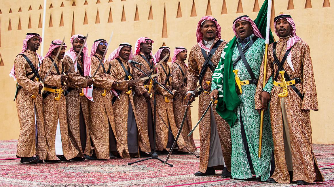 sword_dancing_in_saudi_card_1