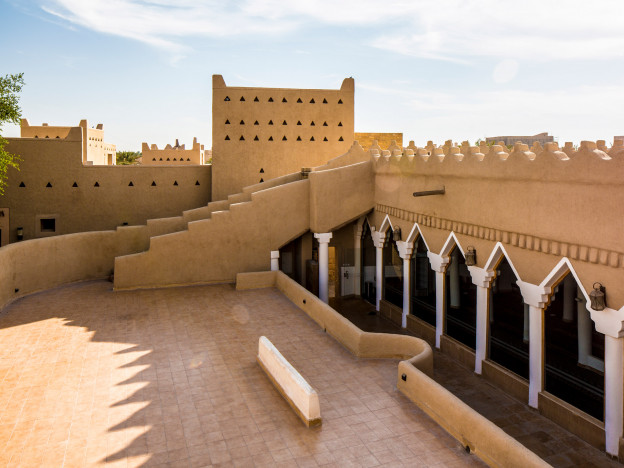 Gambar 1. Arsitektur Masjid Najdi, Salah Satu Kekayaan Arsitektur Masjid di Arab Saudi (Sumber saudicultures.com)
