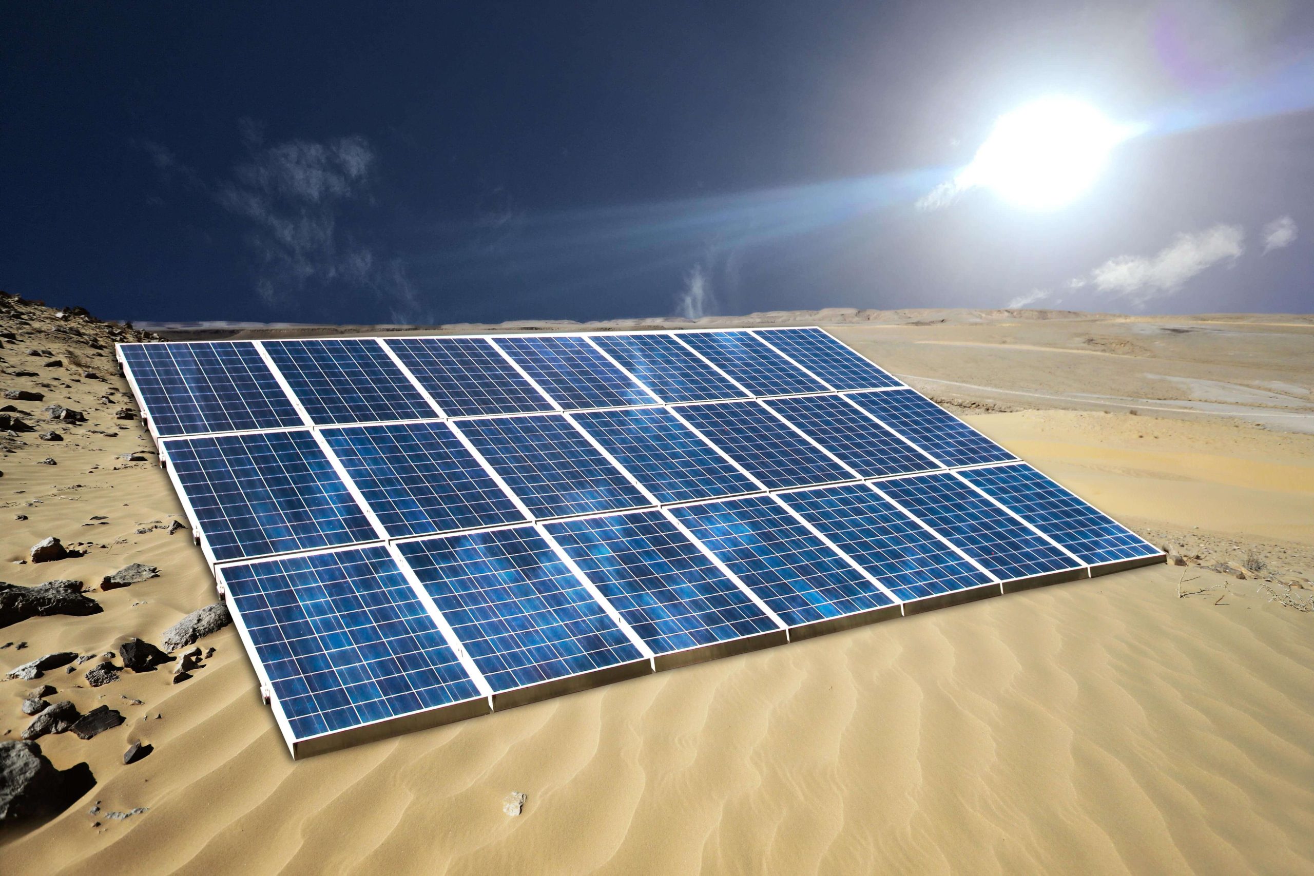 Para peneliti di KAUST telah mengembangkan lapisan yang memungkinkan panel surya (Sumber KAUST)