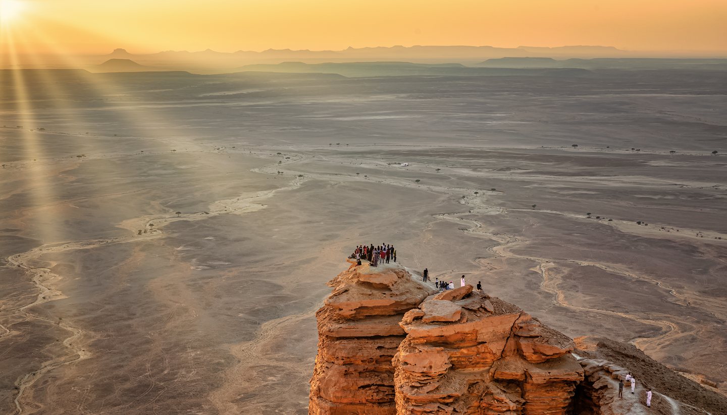 header, Ilustrasi Musim Panas di Arab Saudi (Sumber Esquire Middle East)