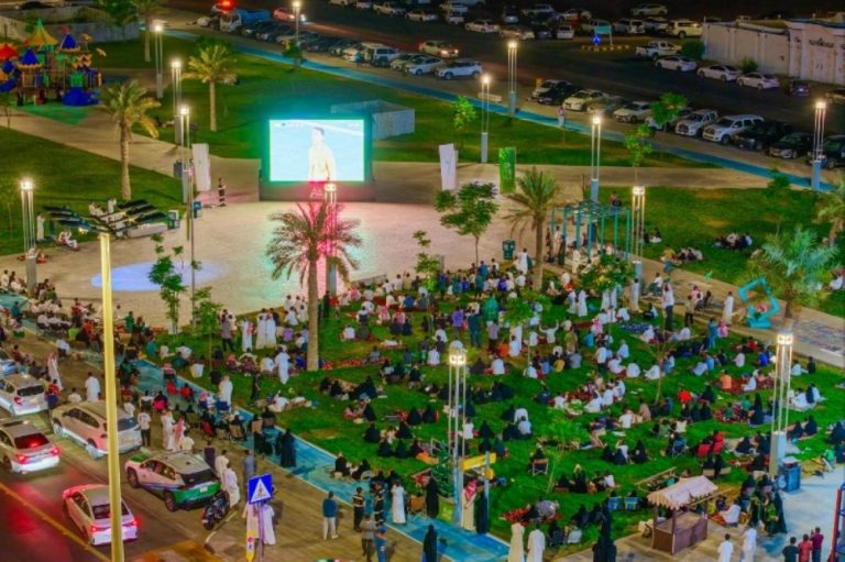 header, Suasana Nobar di Taman, Indikasi Kondisi Aman di Tengah Lingkungan Masyarakat (Sumber Saudi Gazette)