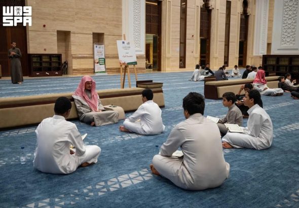 header, Halaqah Quran di Masjid-masjid Arab Saudi (Sumber SPA)