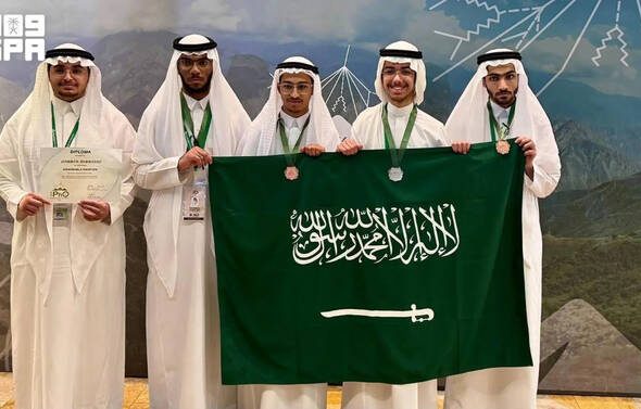 header, Pelajar Saudi Berprestasi dalam Olimpiade FIsika 2027 (Sumber Arab News)