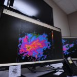 header, Ilustrasi Ruang Kontrol Pusat Meteorologi (Sumber Arab News)