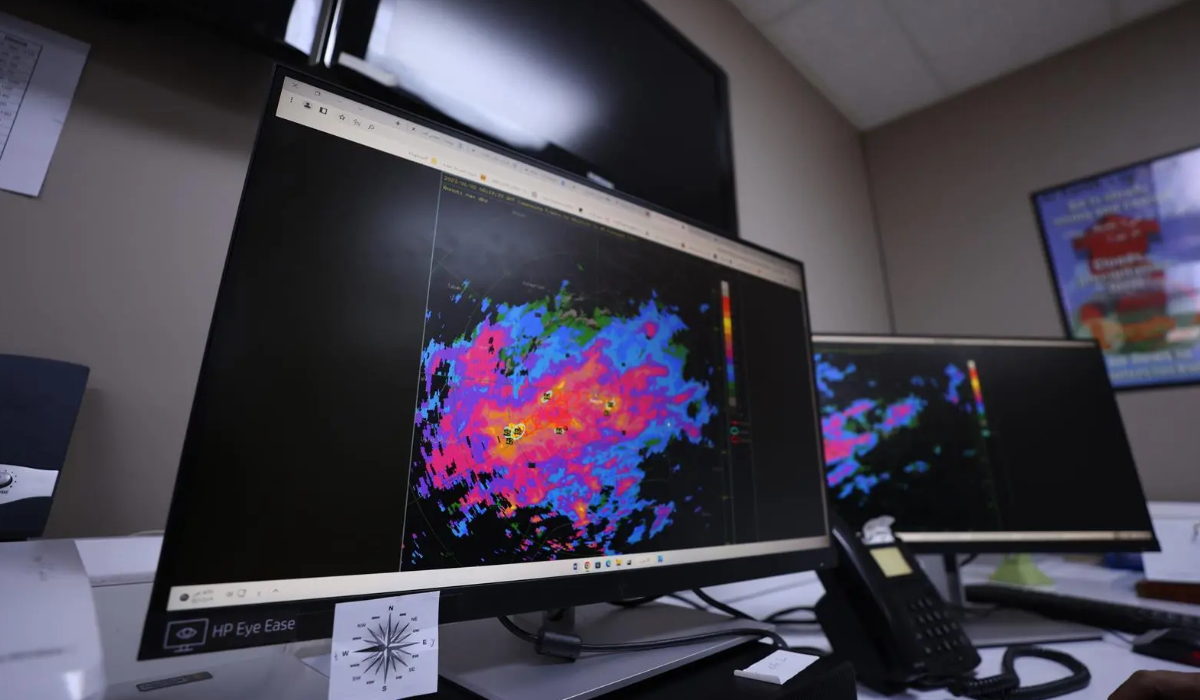 header, Ilustrasi Ruang Kontrol Pusat Meteorologi (Sumber Arab News)